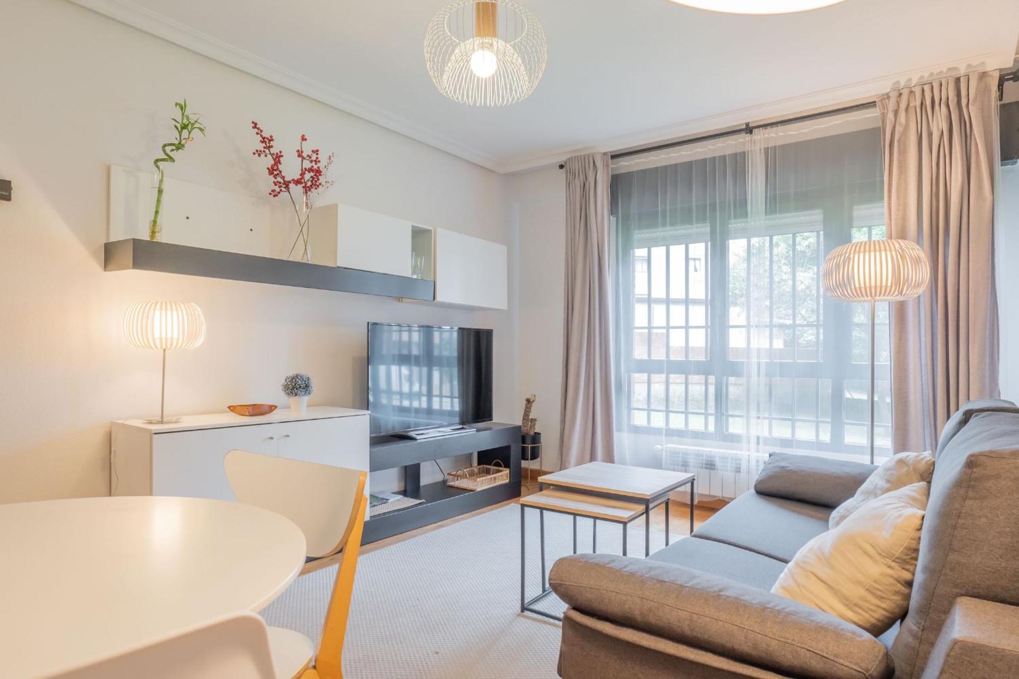 Nabucco Apartment Овиедо Екстериор снимка